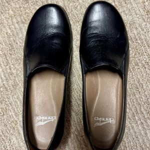 Dansko Women's Black Slip-On Leather Shoes Womens size 40 (US 10)